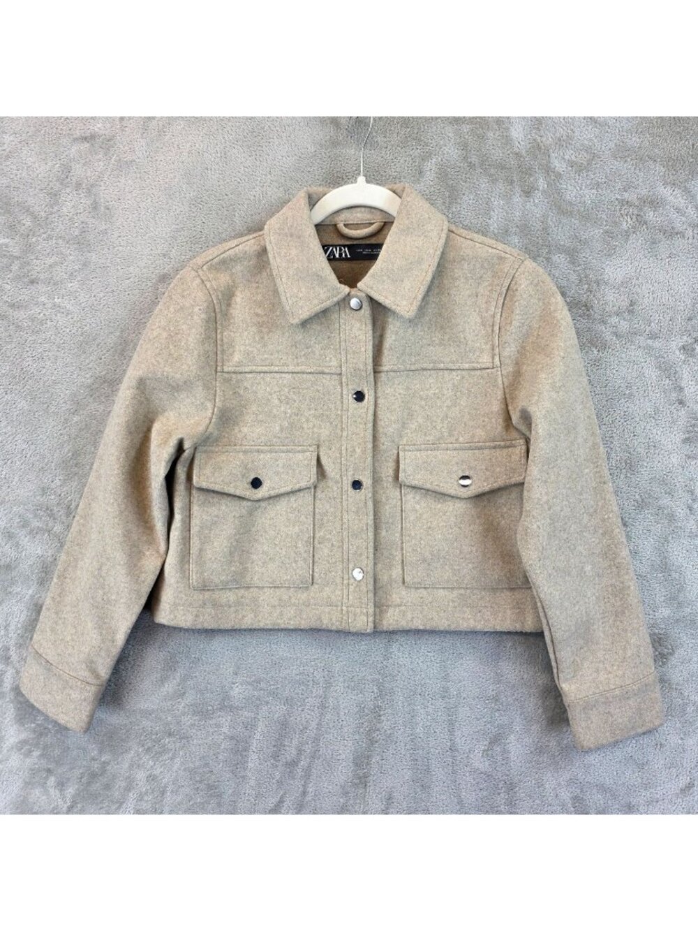 Zara Jacket Womens Size M Beige Snap Front Utility Pockets Short Cropped Shacket